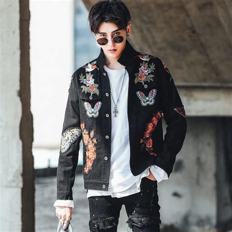 2018 Autumn Men Embroidered Denim Jacket Fashion Male Jeans Jacket Vintage Embroidered Men Basic