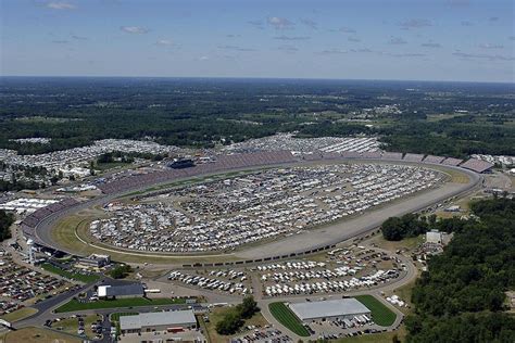 Vehicles connect at Michigan International Speedway