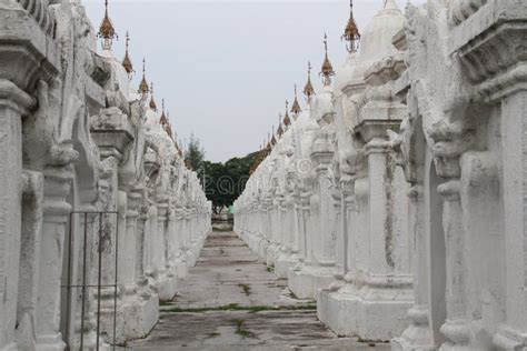 Kuthodaw Pagoda Stock Image Image Of Outside Corridor