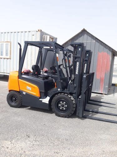 Heavy Equipment Doosan Forklifts Mzad Qatar