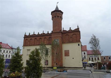 Ratusz Tarn W Ciekawostki Zabytki Atrakcje Sadurski