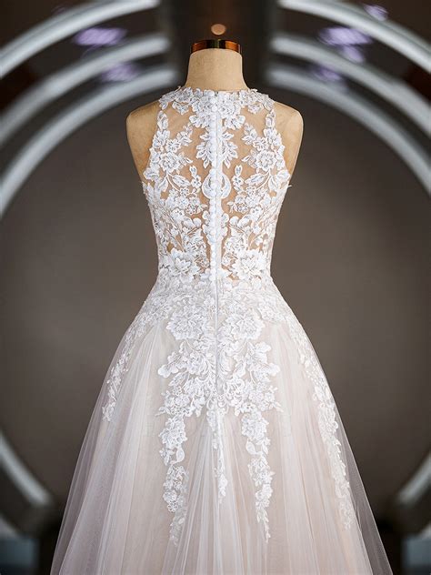 A Line Princess V Neck Court Train Tulle Wedding Dresses With Appliques