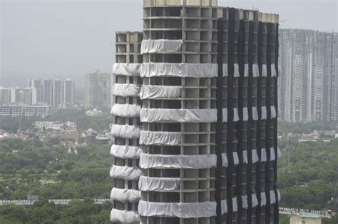 Finally Noida Twin Tower Demolished In 9 Seconds Leaving Behind 55 000 Tonnes Of Debris India