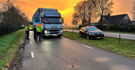 Aanrijding Tussen Personenauto En Vrachtwagen Op N35 Een Persoon