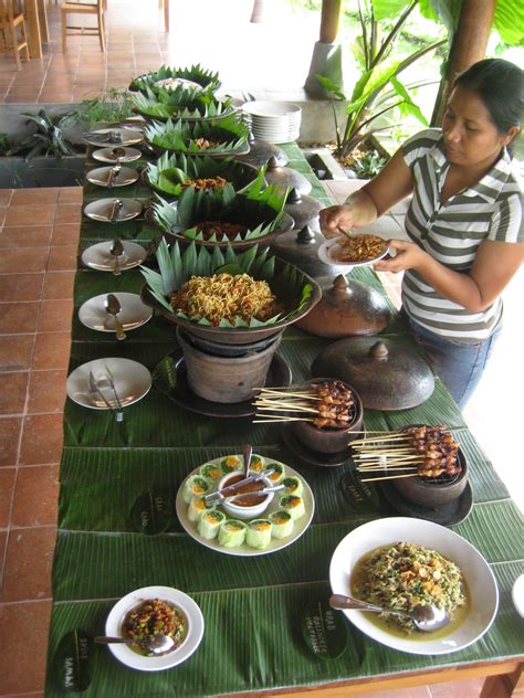 Indonesia Is A Food Paradise With Mouthwatering Dishes From Roadside