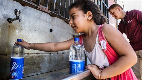 Niños principales víctimas de la crónica escasez de agua en Gaza