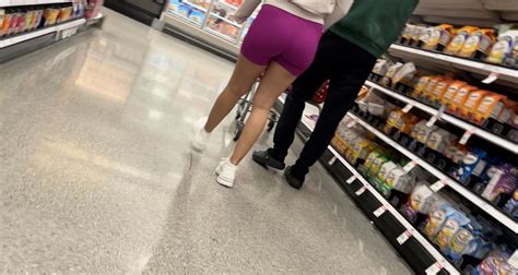 Beautiful Latina In Pink Spandex In Target Spandex Leggings Yoga Pants Forum
