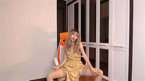 LiuSeon Nude Pussy Closeups On Cam For Live Sex Video Chat PussyCloseup