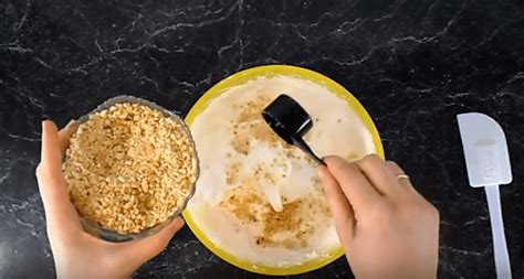 Очень вкусный рецепт: торт безе с грецкими орехами и сливочным кремом