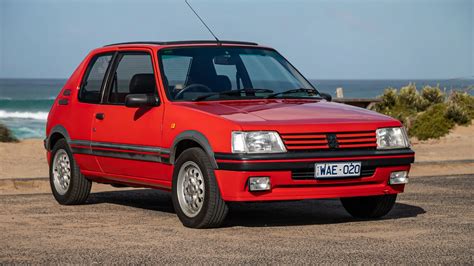 Peugeot 205 GTI 1.9 Market - CLASSIC.COM