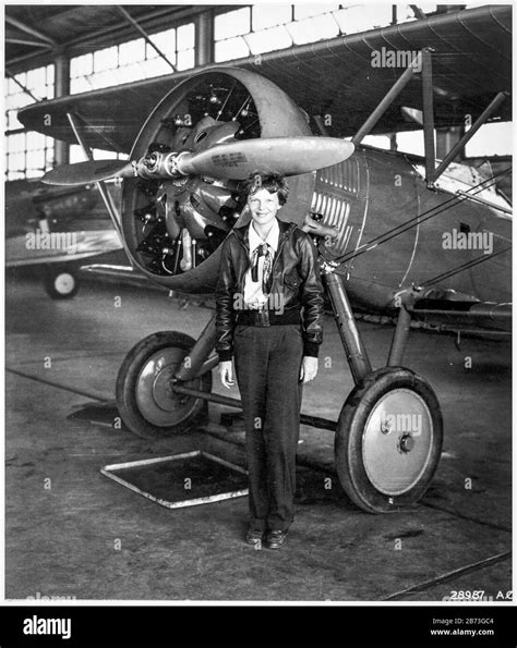 Amelia earhart plane hi-res stock photography and images - Alamy