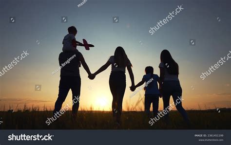 51385 Mom Three Kids Images Stock Photos 3d Objects And Vectors