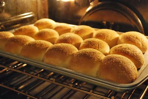 Pandesal Filipino Breakfast Bread Roll Food Recipes Pinterest