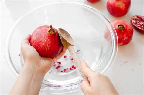 How To Remove Seeds From A Pomegranate The Easy Way