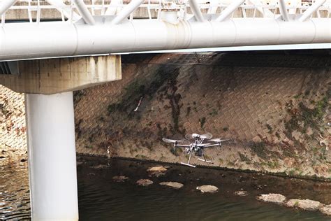 【本格導入も視野に】ドローンを活用した水管橋点検 大阪府堺市が市内で実証実験を実施 建設通信新聞digital