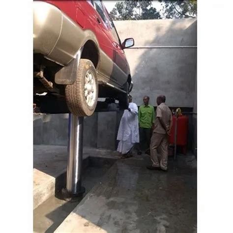 Single Post Hydraulic Car Washing Lift9830426626 Operating Height 0