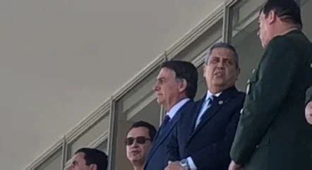 Blog Do Pessoa Bolsonaro Acompanha Desfile De Tanques Militares Em