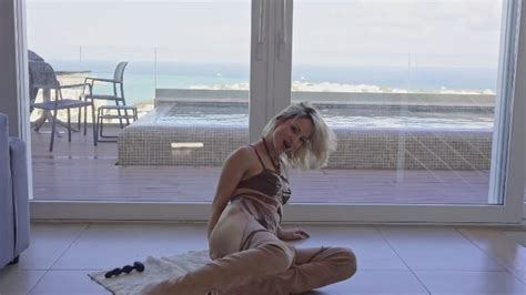 MissDaisyDiamond Anal Pussy In Boots Pantyhose Dildo Ride