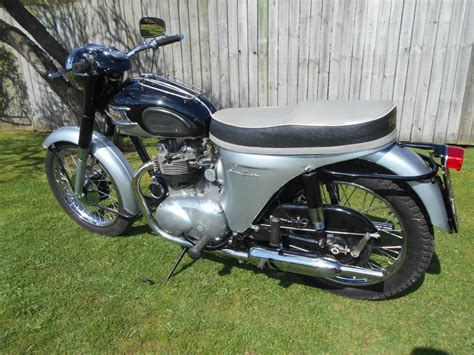 Restored Triumph Speed Twin Photographs At Classic Bikes