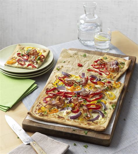 Flammkuchen Mit Paprika Knusperspeck Rezept Tante Fanny