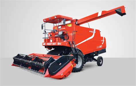 Maize Preet Deluxe Self Propelled Combine Harvester At Rs