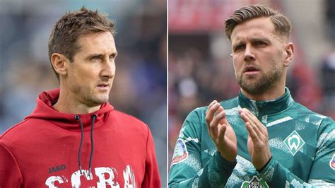 Ex St Rmer Miroslav Klose Mit Lob F R Werder Bremens Niclas F Llkrug