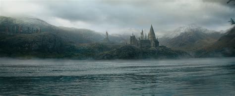 Hogwarts Castle Lake