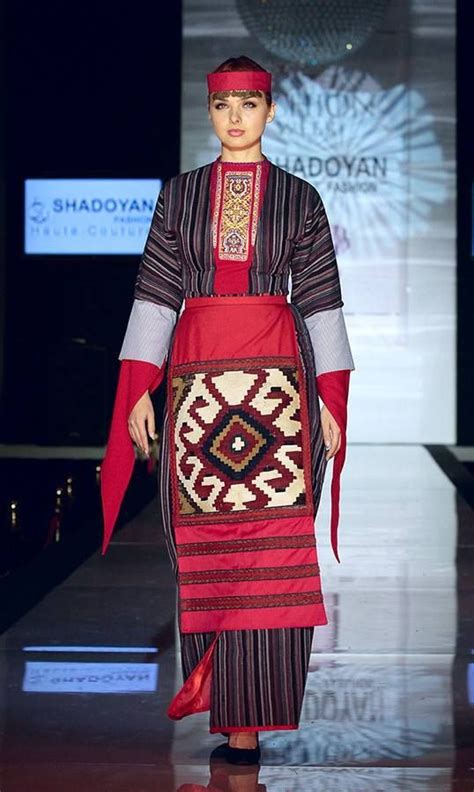 Taraz - Armenian Traditional Clothing | #Armenia #Fashion | Abiti ...
