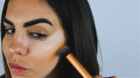 How To Contour Like A Pro Highlight And Contour Like A Pro With These