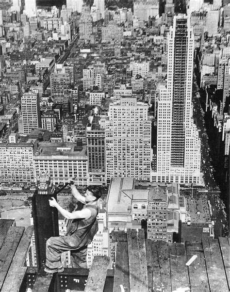 Construction On The Empire State Building New York Landmarks Empire