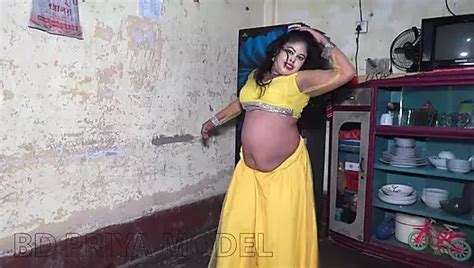 Deshi Hot Bhabi Sexy Room Dance 2025 HD Porn E9 XHamster