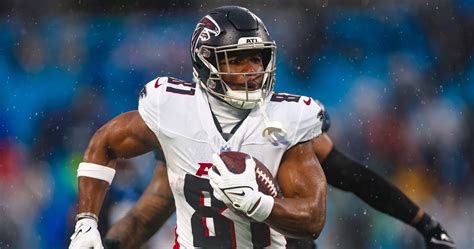 Falcons Release TE Jonnu Smith Save Reported 6 5M In Salary Cap Space