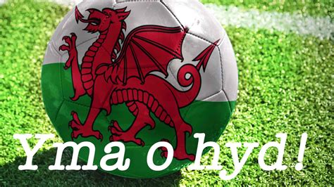 "Yma o hyd" by Dafydd Iwan and learning Welsh