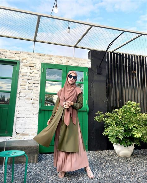 Inspirasi Ootd Hijab Syar I Nuansa Hijau Ala Fitri Aulia