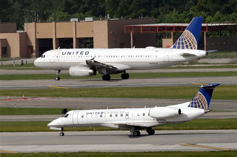 United Ceo Apologizes For Violently Dragging Passenger Off Plane This