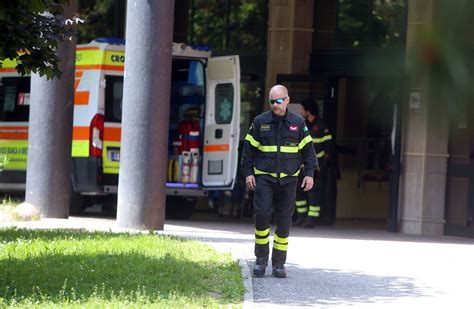 Uomo Si Getta Dal Balcone A Velletri In Casa La Moglie Morta