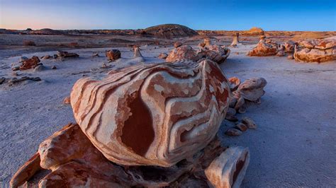 比斯蒂荒野上的外星孵化场新墨西哥州 The Alien Egg Hatchery in the Bisti De Na Zin