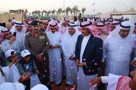 خلال زيارته مهرجان الورد الأمير سلطان بن سلمان الطائف محل اهتمام خادم