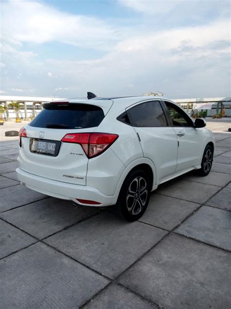 HR V Honda Hrv 1 8 Prestige Matic 2015 Putih Km 10 Rban MobilBekas