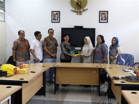 Kunjungan Studi Banding Laboratorium Dari Universitas Katolik