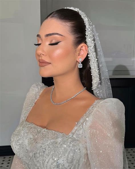 Kennedi Smith Adl Kullan C N N Bridal Beauty Panosundaki Pin Gelin