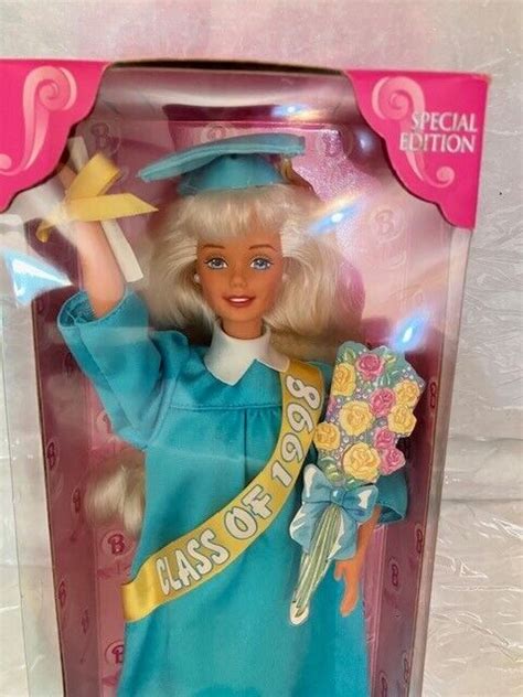 Mattel Graduation Class Of 1998 ” Special Edition Barbie 17830