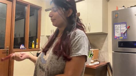 Gym Desi Babe Huge Tits And Deep Navel Mp4 Snapshot 00 33 600 Postimages