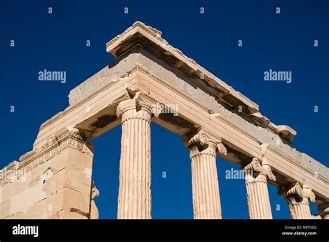 Capital Column Ancient Hi Res Stock Photography And Images Alamy