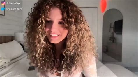 Curly Hair Medium Perfect Tits Blonde