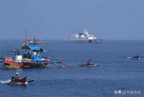 南海交锋升级，菲总统作最终选择，中菲海军入场，中业岛上演对峙。