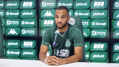 Emprestado pelo Vitória João Victor é apresentado em clube paulista