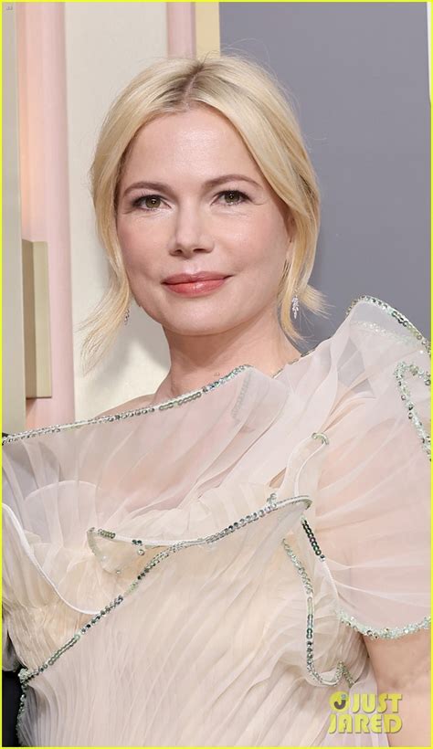 Michelle Williams Golden Globes 2024 Alica Aveline