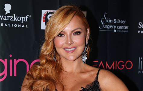 Marjorie De Sousa Muestra Sus Curvas En Un Ajustado Y Elegante Vestido