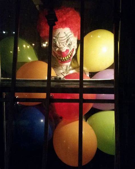 20 Scary And Creepy Clown Halloween Decor Ideas Homemydesign